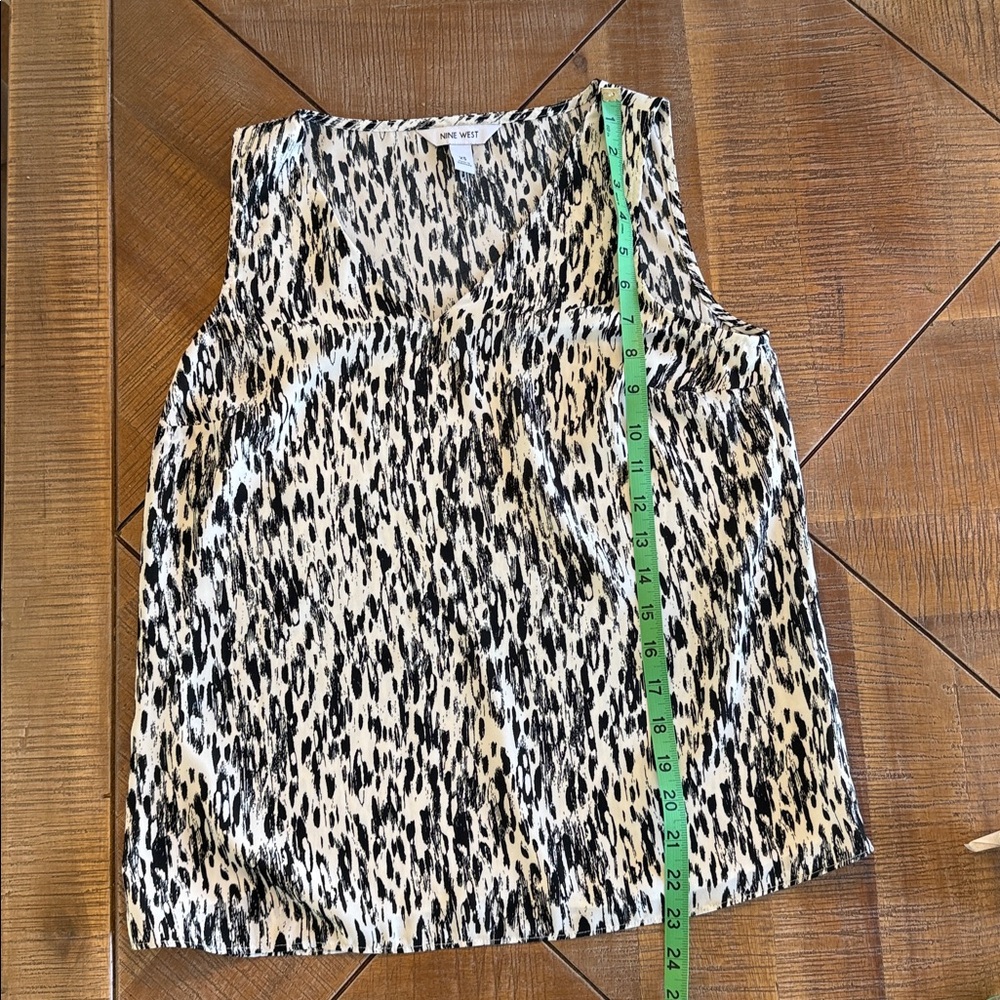 Nine West Black and White Printed Sleeveless Tank Size XS - Picture 7 of 11